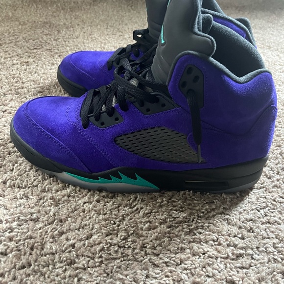 Jordan Grape 5 Size 12 - Picture 5 of 8